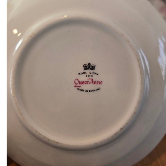 Queen Anne Bone China Tea Cup and Saucer Set Red Yellow Pink Roses 8519 England - Picture 4 of 7